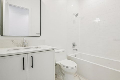 Touwnhouse à vendre à Tampa, Floride: 4 chambres, 250.84 m2 № 1900523 - photo 20