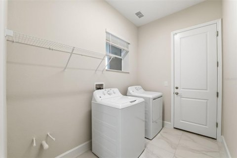 Casa en venta en Wesley Chapel, Florida, 3 dormitorios, 205.22 m2 № 2099441 - foto 25