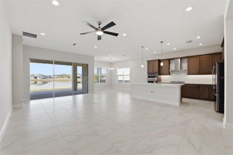 Casa en venta en Wesley Chapel, Florida, 3 dormitorios, 205.22 m2 № 2099441 - foto 10