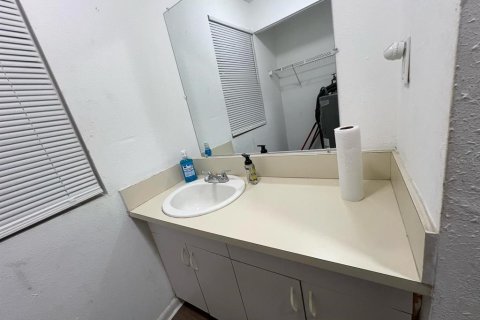 Casa en alquiler en Tampa, Florida, 3 dormitorios, 83.8 m2 № 1821124 - foto 21