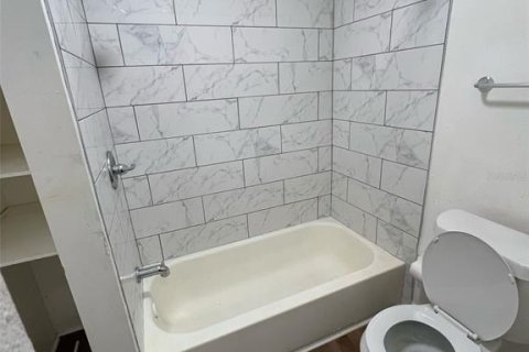Casa en alquiler en Tampa, Florida, 3 dormitorios, 83.8 m2 № 1821124 - foto 6
