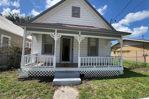 Casa en alquiler en Tampa, Florida, 3 dormitorios, 83.8 m2 № 1821124 - foto 1