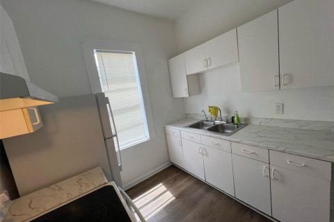 Casa en alquiler en Tampa, Florida, 3 dormitorios, 83.8 m2 № 1821124 - foto 2