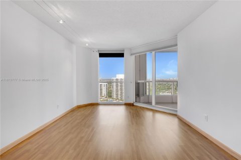 Condo in Aventura, Florida, 2 bedrooms  № 1759206 - photo 22