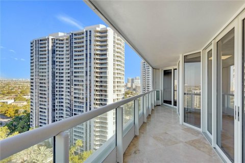 Condo in Aventura, Florida, 2 bedrooms  № 1759206 - photo 15