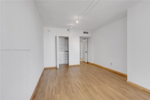 Condo in Aventura, Florida, 2 bedrooms  № 1759206 - photo 19