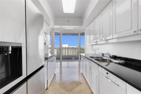 Condo in Aventura, Florida, 2 bedrooms  № 1759206 - photo 8