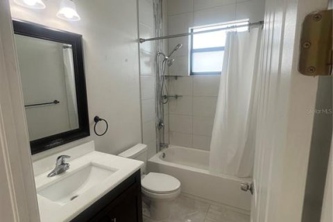 Casa en alquiler en Cape Coral, Florida, 3 dormitorios, 170.48 m2 № 1825347 - foto 17