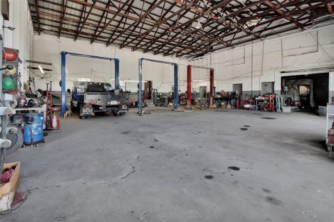 Immobilier commercial à vendre à DeLand, Floride: 1136.01 m2 № 2214405 - photo 8