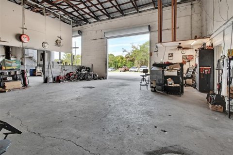 Immobilier commercial à vendre à DeLand, Floride: 1136.01 m2 № 2214405 - photo 2