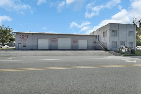Commercial property in DeLand, Florida 1136.01 sq.m. № 2214405