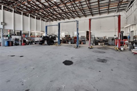 Immobilier commercial à vendre à DeLand, Floride: 1136.01 m2 № 2214405 - photo 3