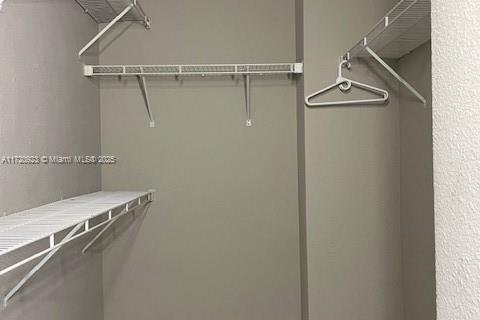 Condo in Hollywood, Florida, 1 bedroom  № 1937231 - photo 13