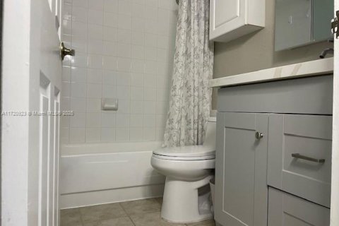 Condo in Hollywood, Florida, 1 bedroom  № 1937231 - photo 7