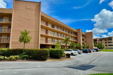 Condo in Sunrise, Florida, 2 bedrooms  № 1944846 - photo 26