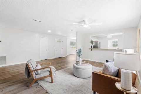 Casa en venta en Florahome, Florida, 4 dormitorios, 169.45 m2 № 1905619 - foto 7