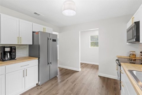 Casa en venta en Florahome, Florida, 4 dormitorios, 169.45 m2 № 1905619 - foto 10
