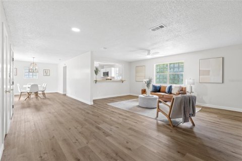 Casa en venta en Florahome, Florida, 4 dormitorios, 169.45 m2 № 1905619 - foto 14