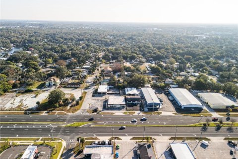 Commercial property in New Port Richey, Florida № 2076723 - photo 4