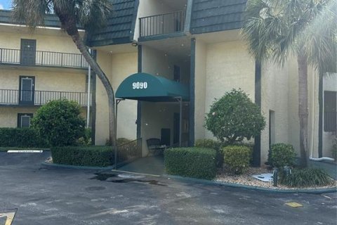 Condo in Tamarac, Florida, 2 bedrooms № 2182505