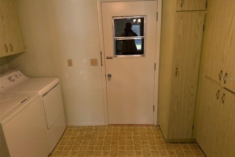 House in Sarasota, Florida 2 bedrooms, 142.33 sq.m. № 1761990 - photo 12