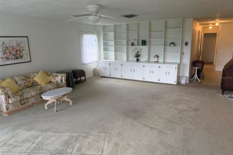 House in Sarasota, Florida 2 bedrooms, 142.33 sq.m. № 1761990 - photo 3