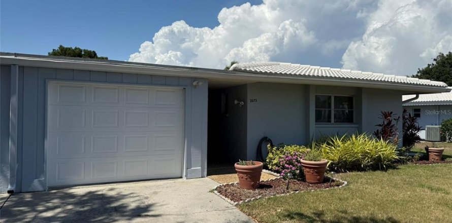 House in Sarasota, Florida 2 bedrooms, 142.33 sq.m. № 1761990