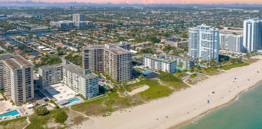 Condominio en Lauderdale-by-the-Sea, Florida, 2 dormitorios № 862555