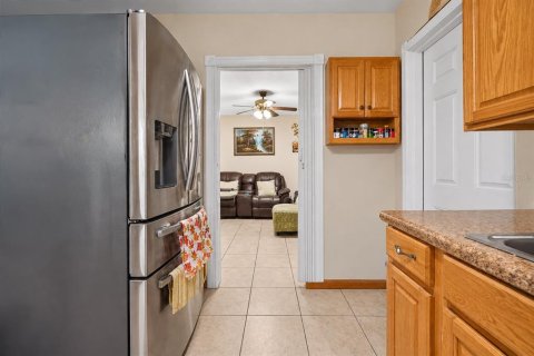 Casa en venta en Hialeah, Florida, 5 dormitorios, 159.98 m2 № 2388619 - foto 8