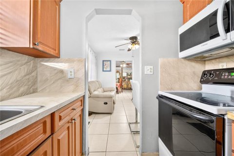 Casa en venta en Hialeah, Florida, 5 dormitorios, 159.98 m2 № 2388619 - foto 24