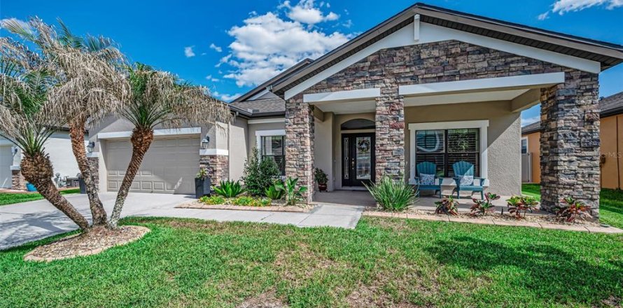 Villa ou maison à CONNERTON
à Land O' Lakes, Floride 3 chambres, 223.71 m2 № 2147807
