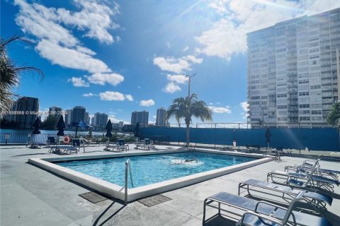 Купить кондоминиум в Авентура, Флорида 1 спальня, 82.4м2, № 2012563 - фото 12