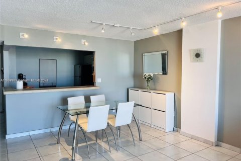 Condominio en venta en Aventura, Florida, 1 dormitorio, 82.4 m2 № 2012563 - foto 26