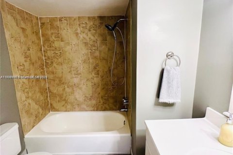 Купить кондоминиум в Авентура, Флорида 1 спальня, 82.4м2, № 2012563 - фото 11