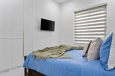 Villa ou maison à vendre à Miami, Floride: 5 chambres, 229 m2 № 1925412 - photo 22