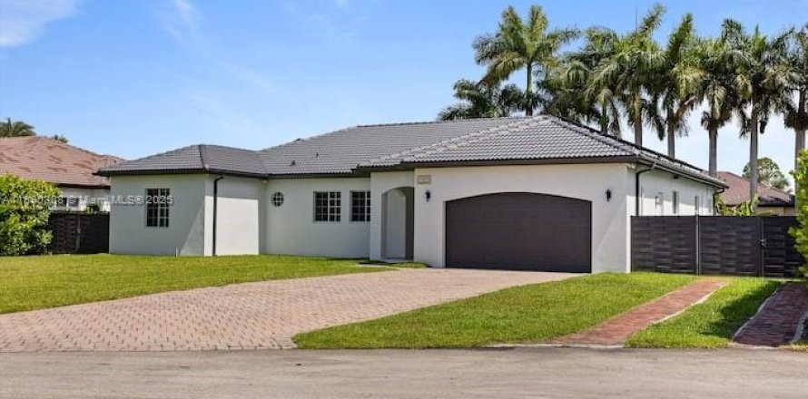 Villa ou maison à Miami, Floride 5 chambres, 229 m2 № 1925412