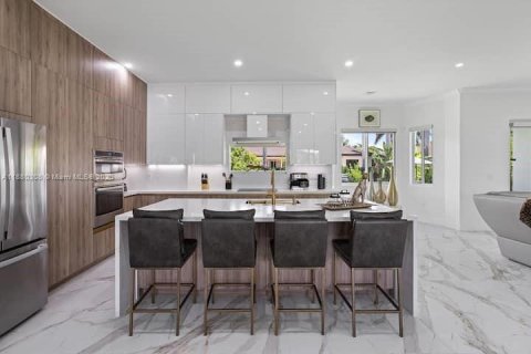 Villa ou maison à vendre à Miami, Floride: 5 chambres, 229 m2 № 1925412 - photo 5