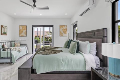 Villa ou maison à vendre à Miami, Floride: 5 chambres, 229 m2 № 1925412 - photo 9