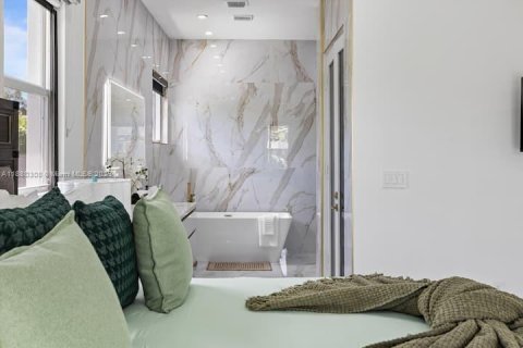 Villa ou maison à vendre à Miami, Floride: 5 chambres, 229 m2 № 1925412 - photo 13