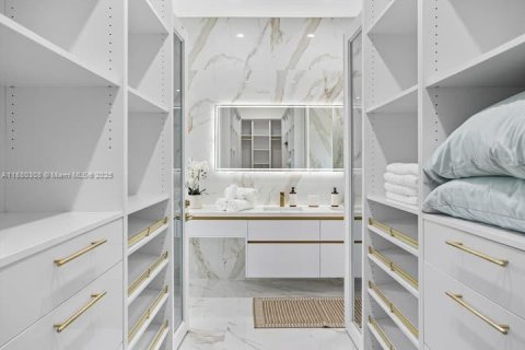 Villa ou maison à vendre à Miami, Floride: 5 chambres, 229 m2 № 1925412 - photo 15