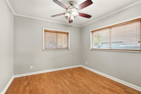 House in New Port Richey, Florida 3 bedrooms, 113.25 sq.m. № 2396764 - photo 21