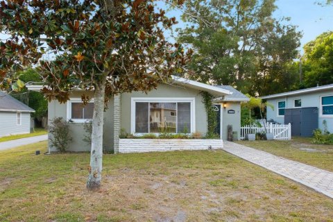 House in New Port Richey, Florida 3 bedrooms, 113.25 sq.m. № 2396764 - photo 3