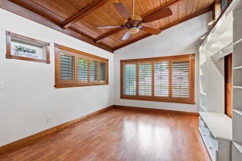 House in New Port Richey, Florida 3 bedrooms, 113.25 sq.m. № 2396764 - photo 8