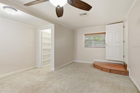 House in New Port Richey, Florida 3 bedrooms, 113.25 sq.m. № 2396764 - photo 20