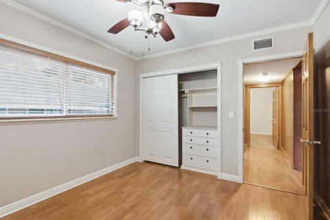 House in New Port Richey, Florida 3 bedrooms, 113.25 sq.m. № 2396764 - photo 22