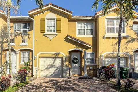 Townhouse in Homestead, Florida 3 bedrooms, 147.9 sq.m. № 2076592