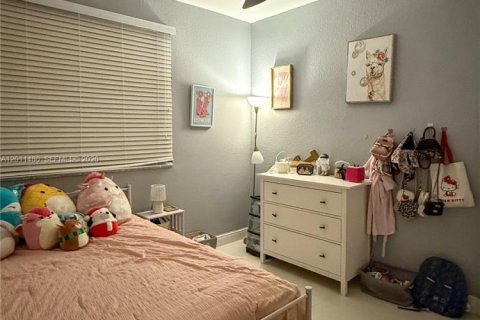 Townhouse in Homestead, Florida 3 bedrooms, 147.9 sq.m. № 2076592 - photo 17