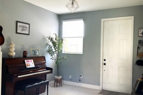 Townhouse in Homestead, Florida 3 bedrooms, 147.9 sq.m. № 2076592 - photo 3