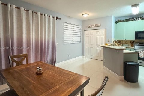 Townhouse in Homestead, Florida 3 bedrooms, 147.9 sq.m. № 2076592 - photo 5