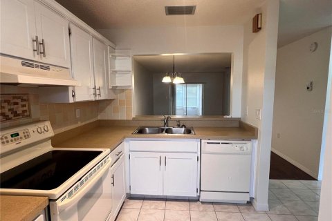 Villa ou maison à louer à New Port Richey, Floride: 2 chambres, 99.22 m2 № 1919840 - photo 3